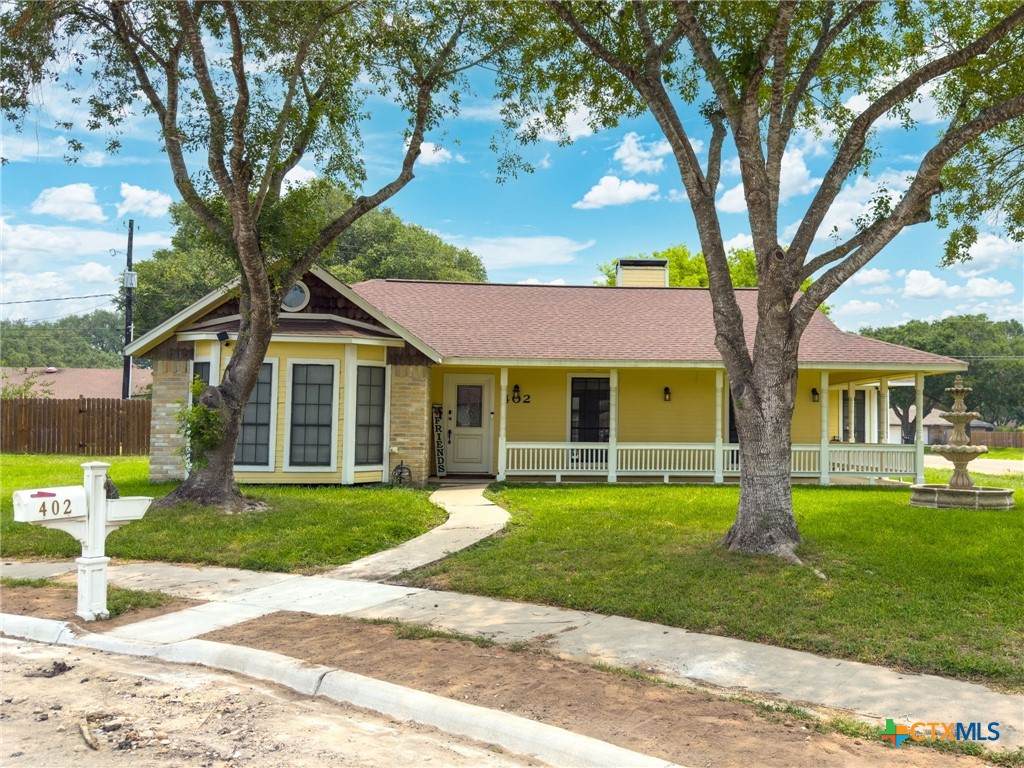 402 Teakwood Drive - Photo 1