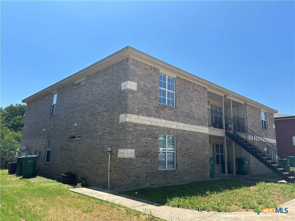 407 Brittney Way - Photo 1
