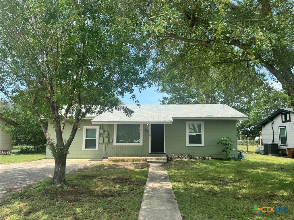 615 Melrose - Photo 1