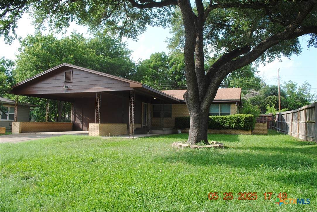106 Young Avenue - Photo 1
