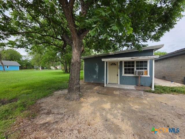702 San Antonio Avenue - Photo 1