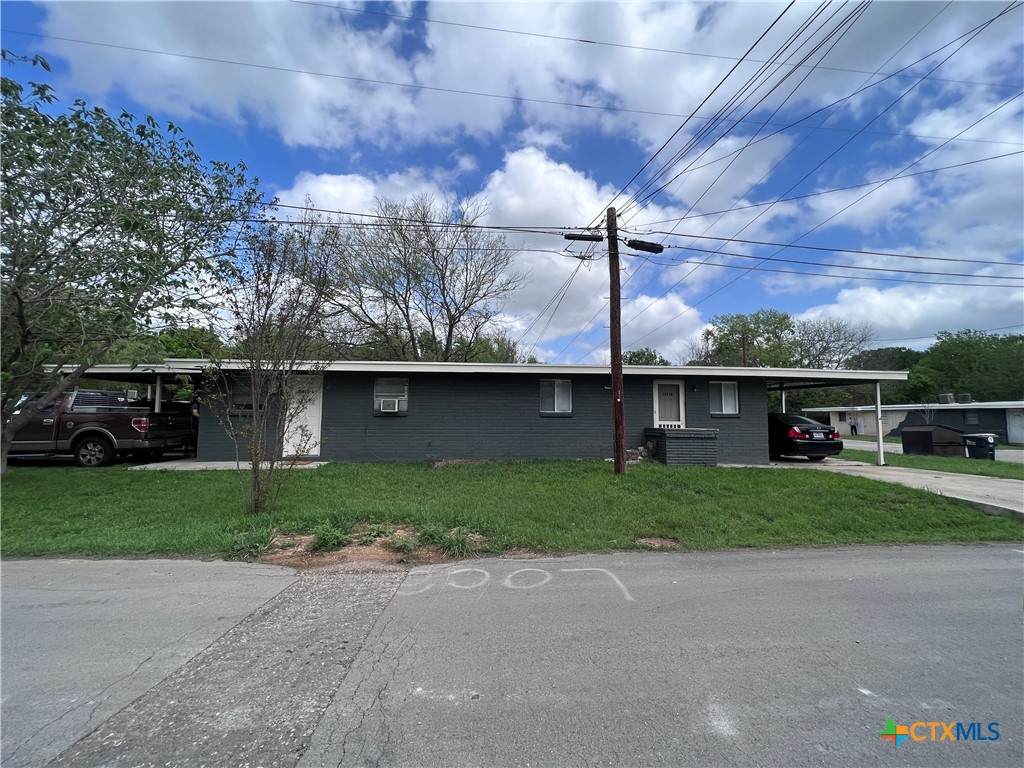 1011 Hackberry Street - Photo 1