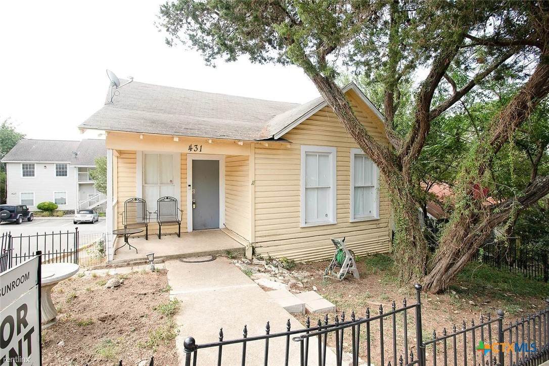 431 Lindsey Street - Photo 1