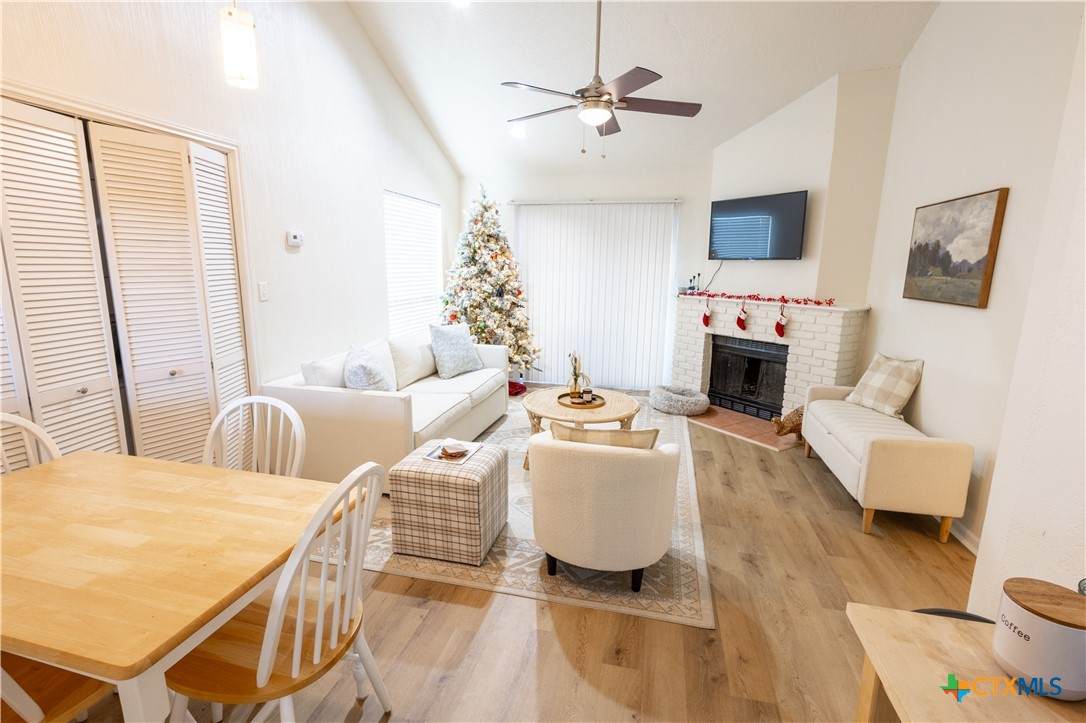 430 Lindsey Street - Photo 1
