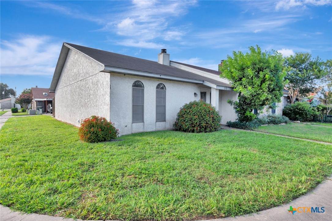 215 Chantilly Street - Photo 1