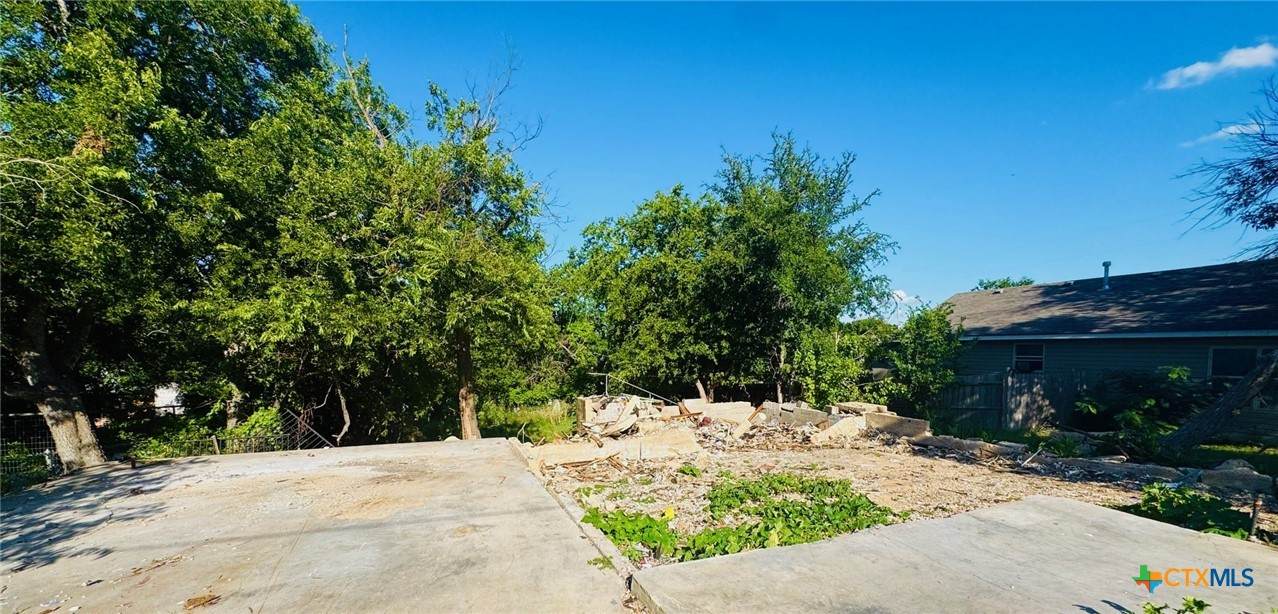 613 Park Street - Photo 1