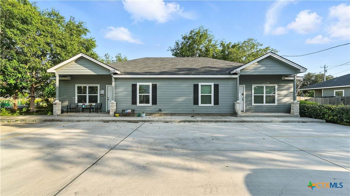 911-913 Seideman Street - Photo 1