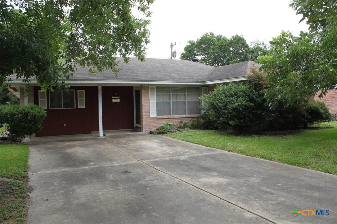 1610 Bexar Avenue - Photo 1