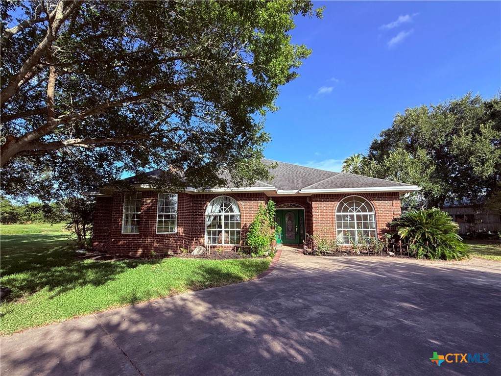 868 Shannon Lane - Photo 1