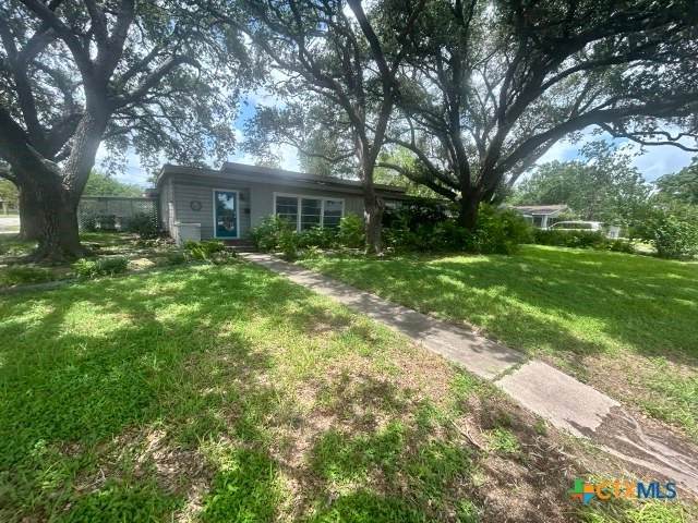 702 Mesquite Lane - Photo 1