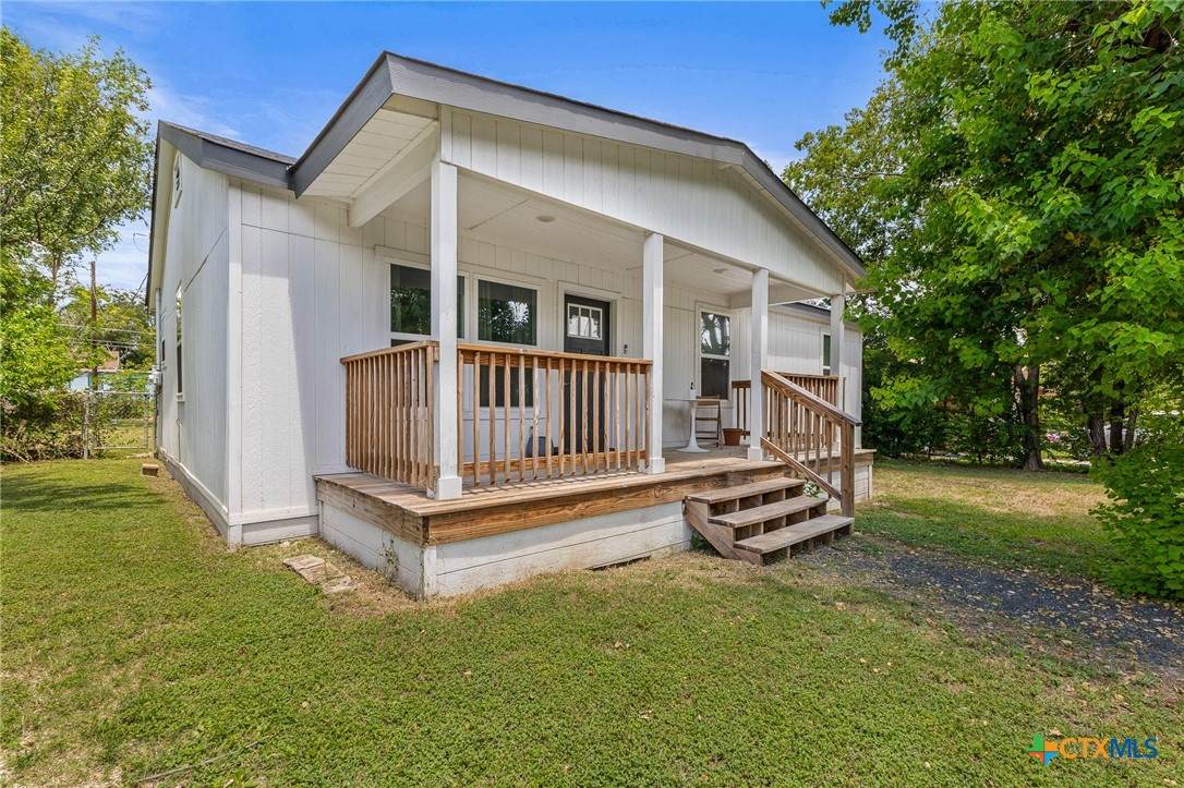 413 Lincoln Avenue - Photo 1