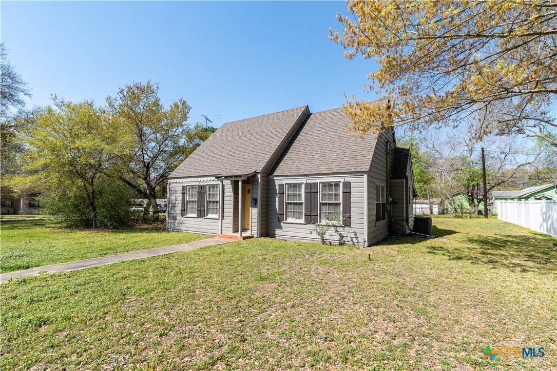 712 Walnut Avenue - Photo 1