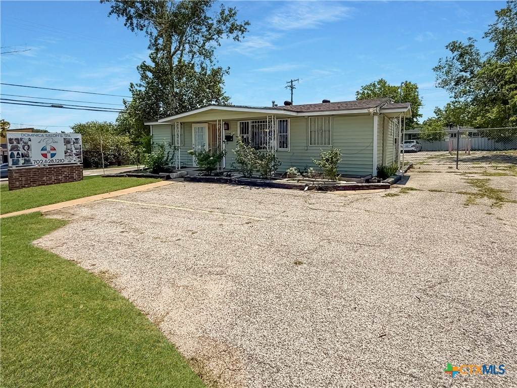 104 Hallmark Avenue - Photo 1