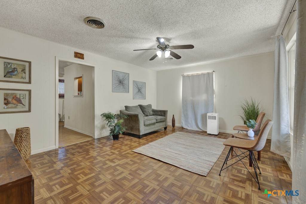 102 Selvera Street - Photo 1