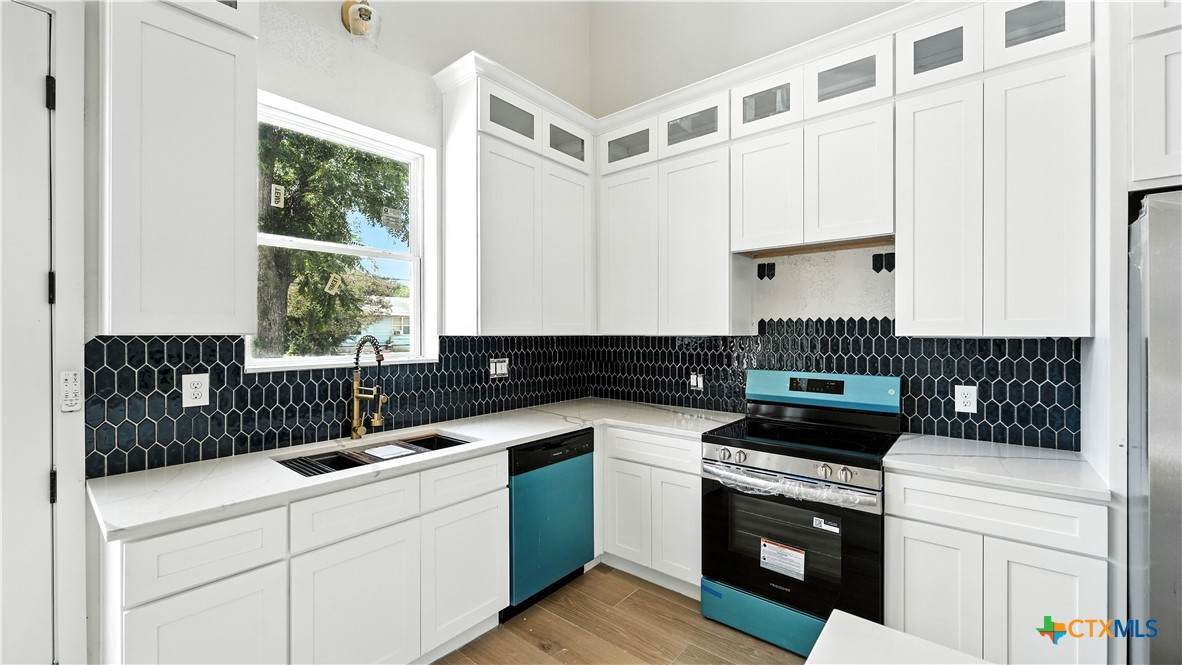 265 School Avenue - Photo 1