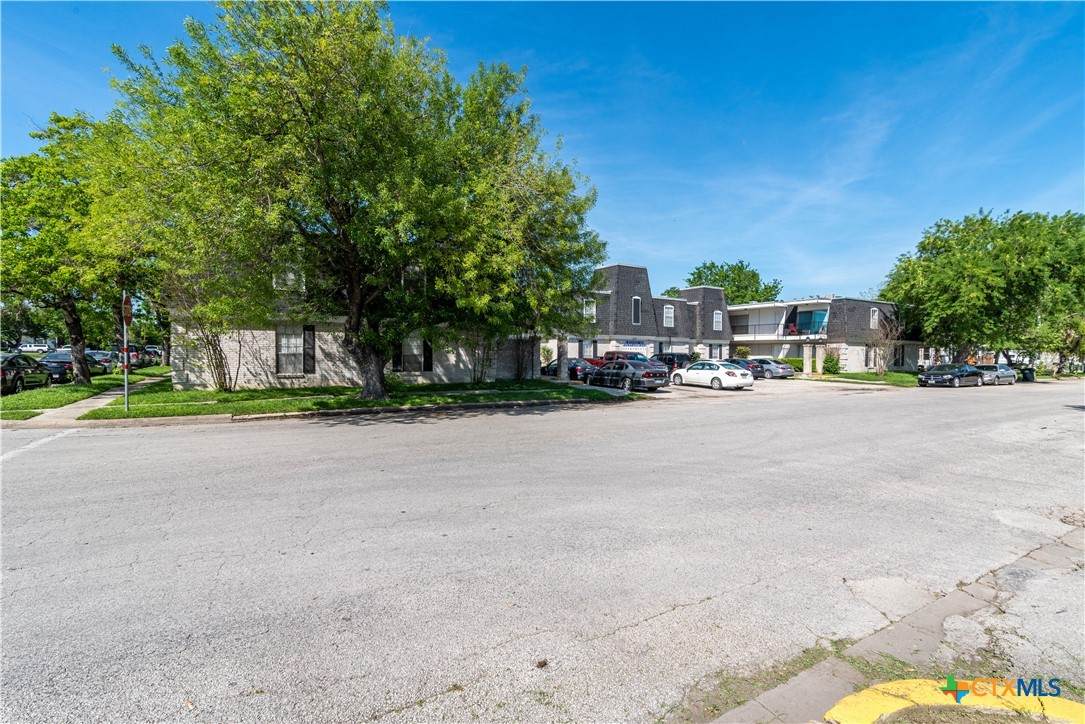 203 Bowie Street - Photo 1