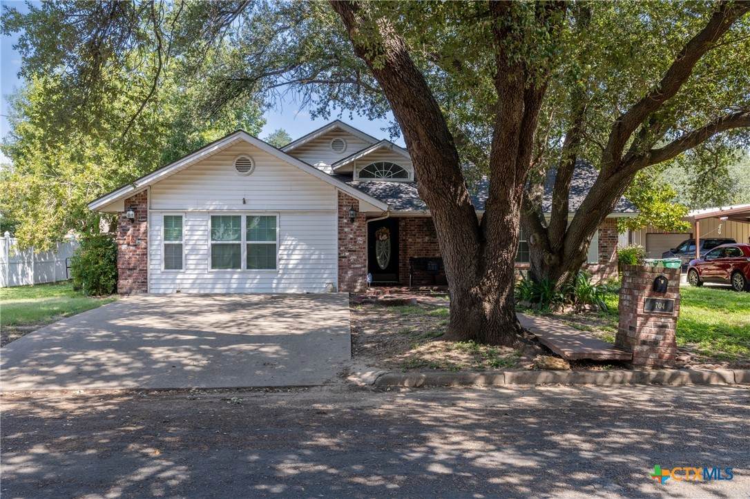 704 16th Street - Photo 1