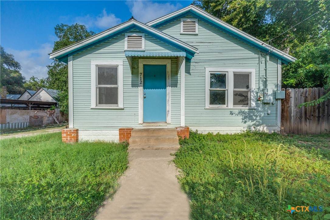 712 Austin Street - Photo 1