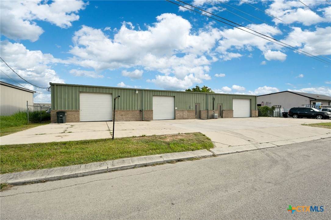 218 Trade Center - Photo 1