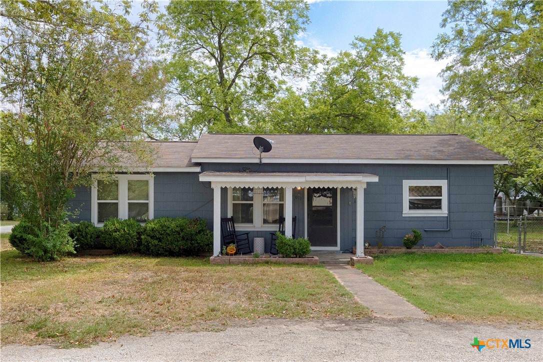 401 W Live Oak And 504 S Pecan Street - Photo 1