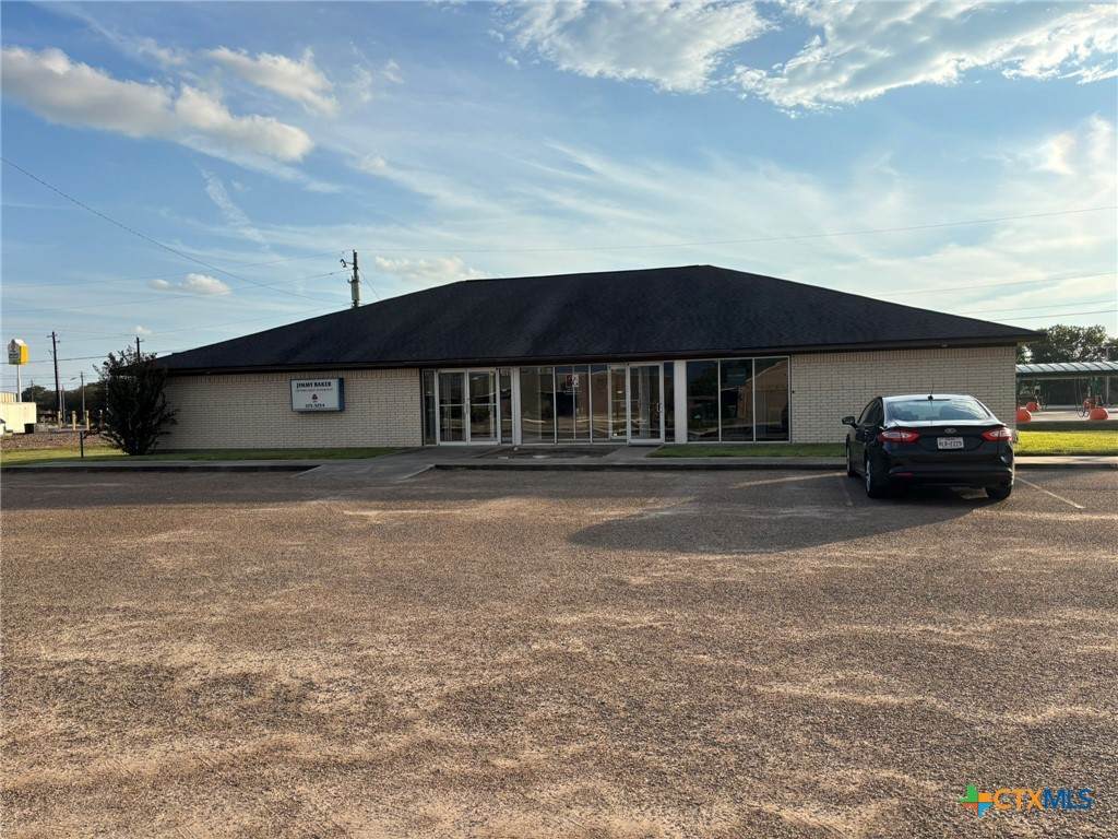 109 Teakwood Drive - Photo 1