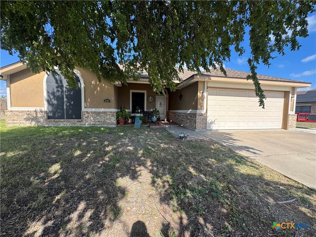 2507 Isabelle Drive - Photo 1