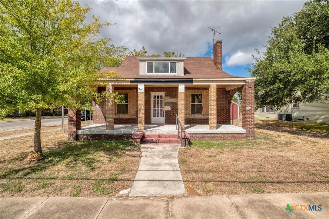 116 Cypress Avenue - Photo 1