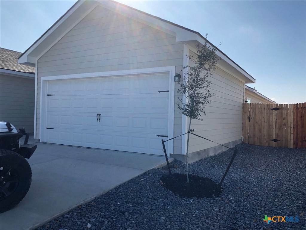 635 Ashers Place - Photo 1