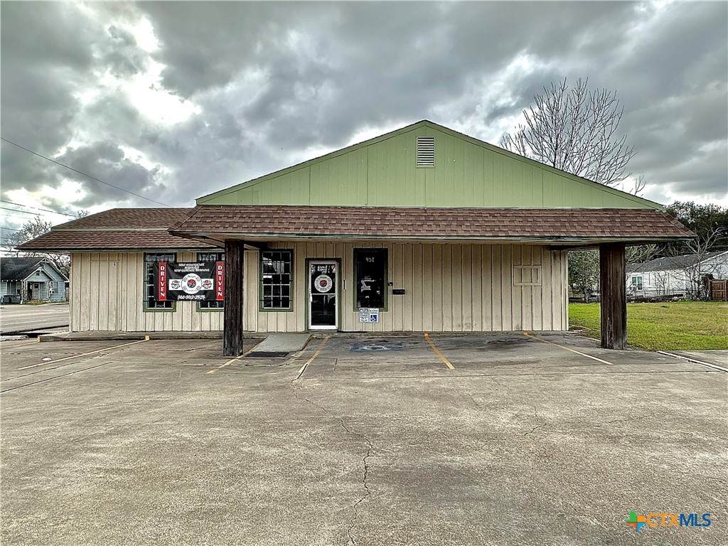 901 Ben Jordan Street - Photo 1