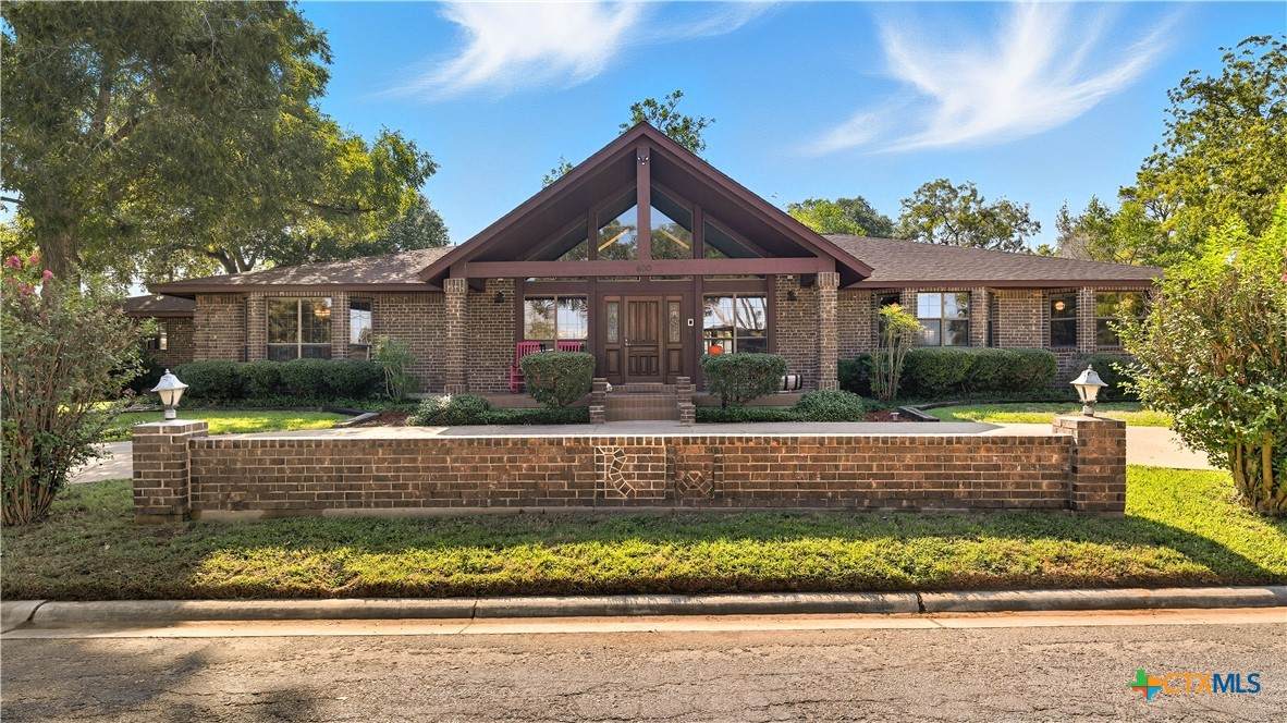 400 Persons Street - Photo 1