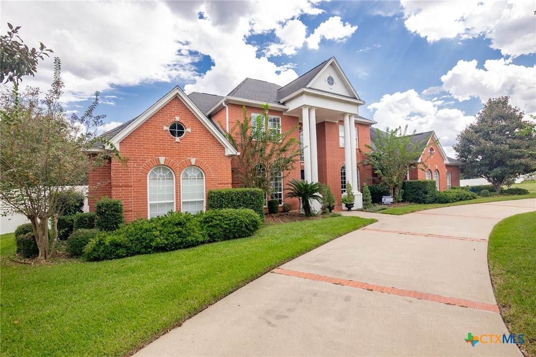 306 Creekridge Drive - Photo 1