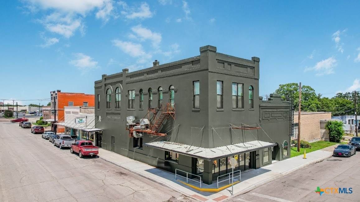 123 May Street - Photo 1