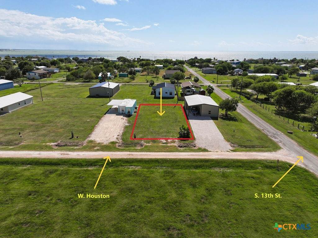 1209 Houston - Photo 1