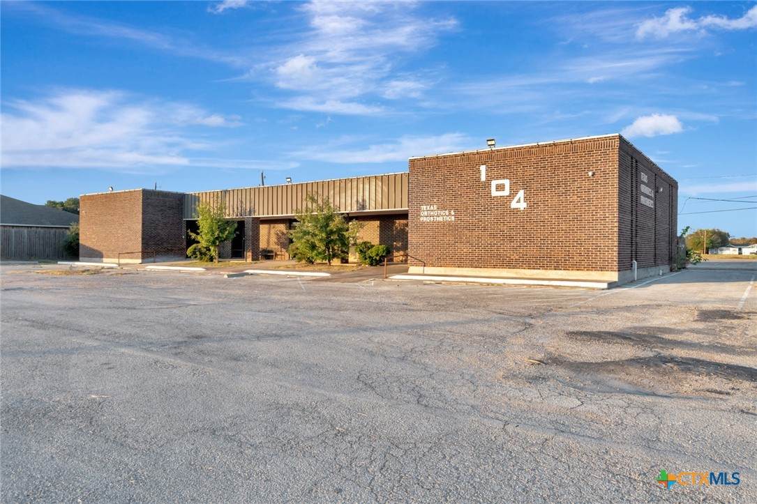 104 Teakwood Drive - Photo 1