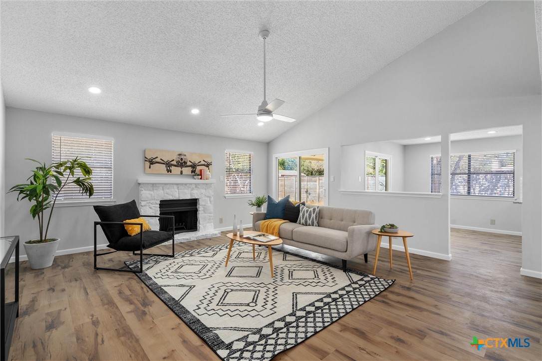 101 N Kings Canyon Dr - Photo 1