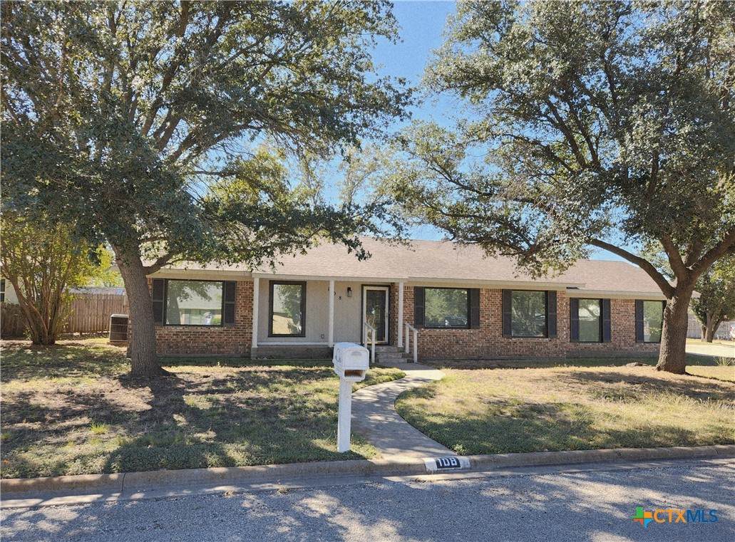 108 Parkview - Photo 1