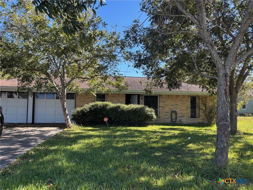 205 Lariat Lane - Photo 1