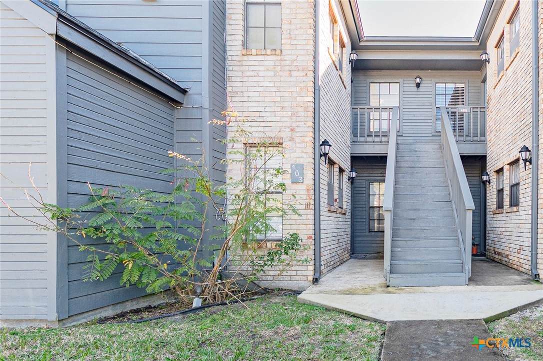 210 Oak Bay - Photo 1