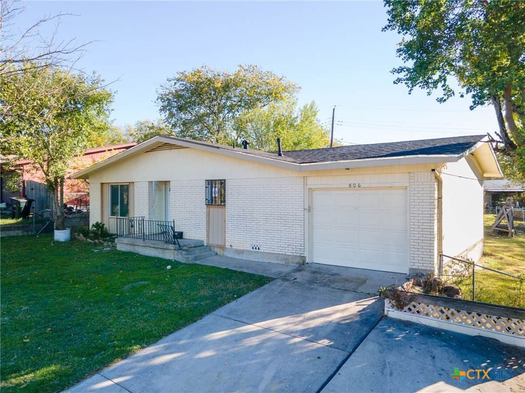 806 Bryce Avenue - Photo 1