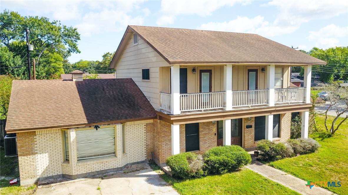 702 Brookhollow Drive - Photo 1