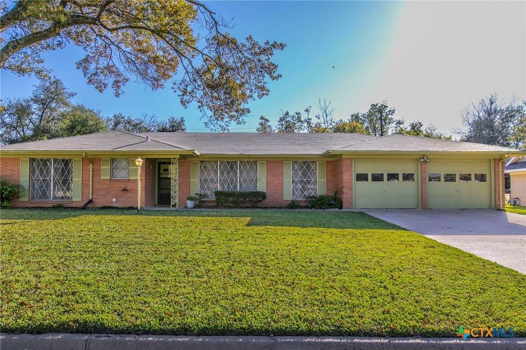 207 Welton Avenue - Photo 1