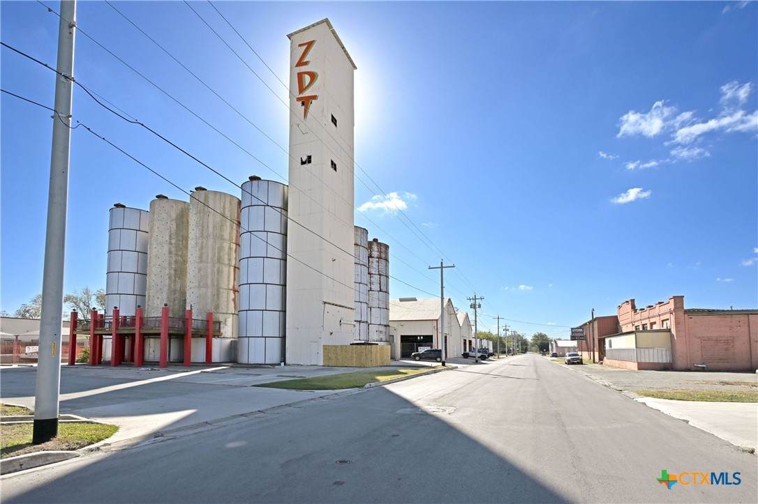 1127 Bowie - Photo 1