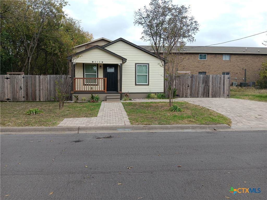 313 Texas Avenue - Photo 1