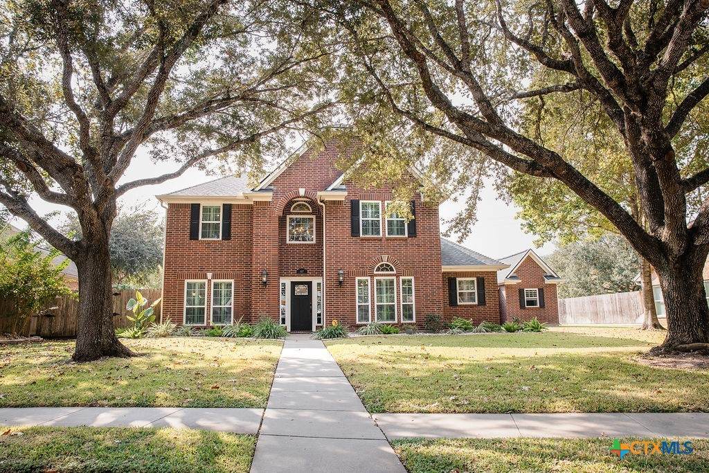 407 Woodway Drive - Photo 1