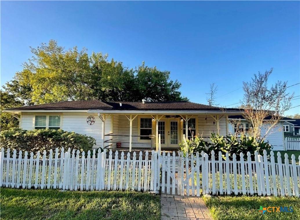 2001 Forrest Street - Photo 1