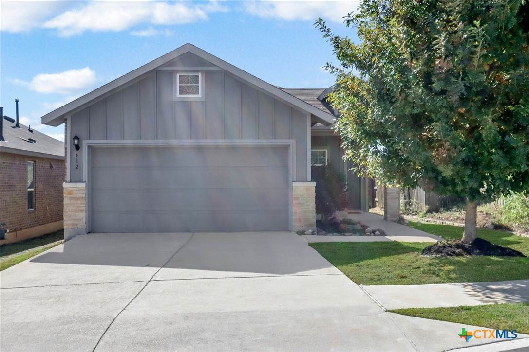 412 Eves Necklace Drive - Photo 1