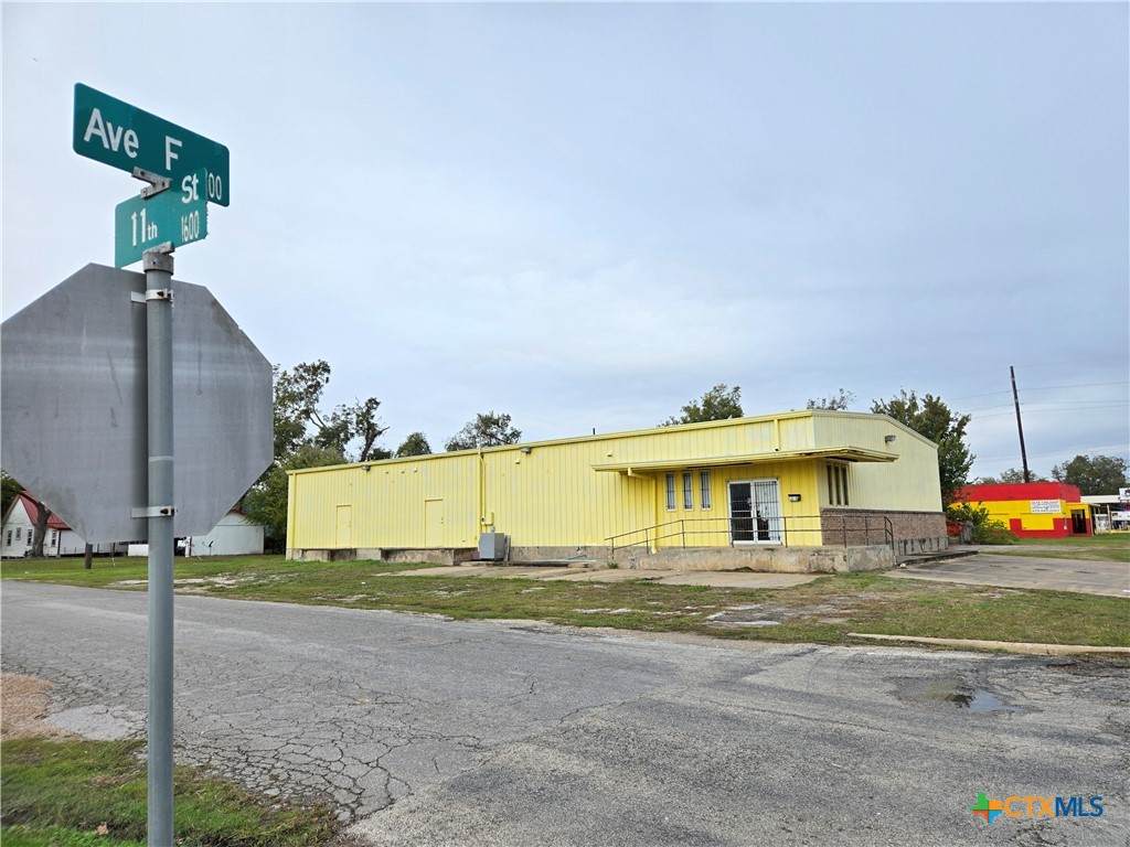 1616 Avenue F - Photo 1