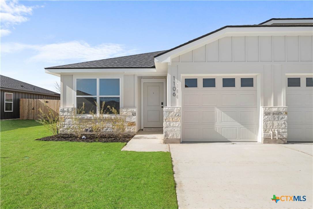 1106 College Avenue - Photo 1