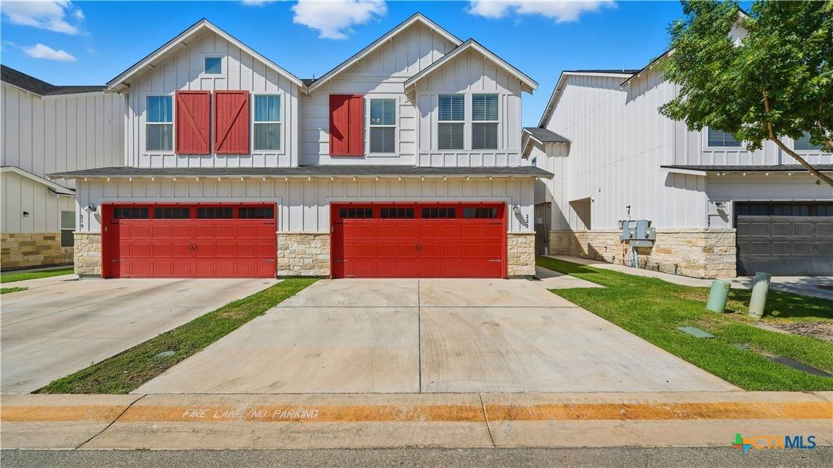 223 Sapphire Drive - Photo 1