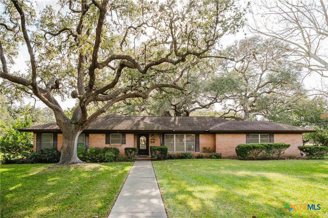 1209 Moss Lane - Photo 1